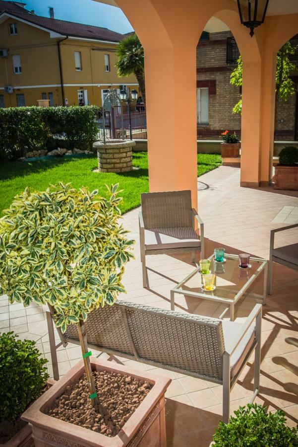 Appartamenti Vicino Al Mare Civitanova Marche Kültér fotó